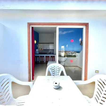 Apartmán Apartment With Wifi, Pool, Close To The Shops And Restaurants In Tenerife South