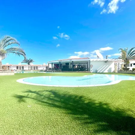 Apartmán Apartment With Wifi, Pool, Close To The Shops And Restaurants In Tenerife South