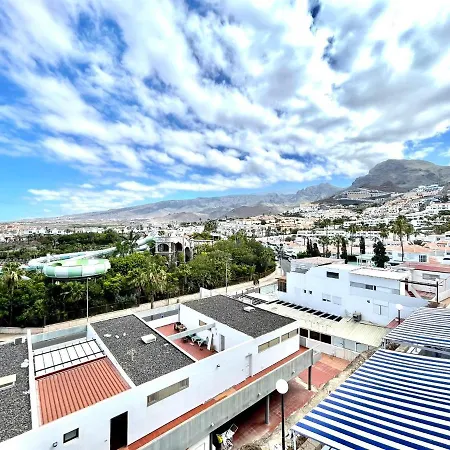 Apartment With Wifi, Pool, Close To The Shops And Restaurants In Tenerife South