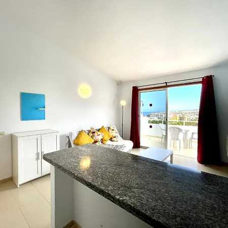 Apartment With Wifi, Pool, Close To The Shops And Restaurants In Tenerife South Apartamento Costa Adeje (Tenerife)