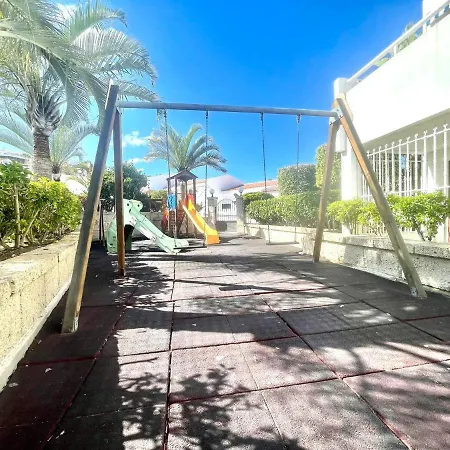 Apartment With Wifi, Pool, Close To The Shops And Restaurants In Tenerife South Apartmán