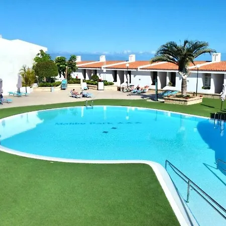 Apartment With Wifi, Pool, Close To The Shops And Restaurants In Tenerife South Apartmán Costa Adeje (Tenerife)
