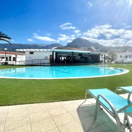 Apartment With Wifi, Pool, Close To The Shops And Restaurants In Tenerife South Apartman *