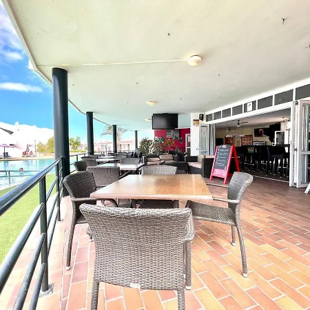 Apartment With Wifi, Pool, Close To The Shops And Restaurants In Tenerife South