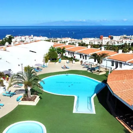 Apartment With Wifi, Pool, Close To The Shops And Restaurants In Tenerife South Διαμέρισμα *