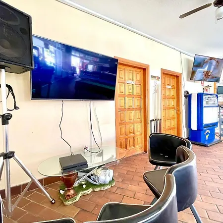 Apartment With Wifi, Pool, Close To The Shops And Restaurants In Tenerife South Apartman Costa Adeje (Tenerife)